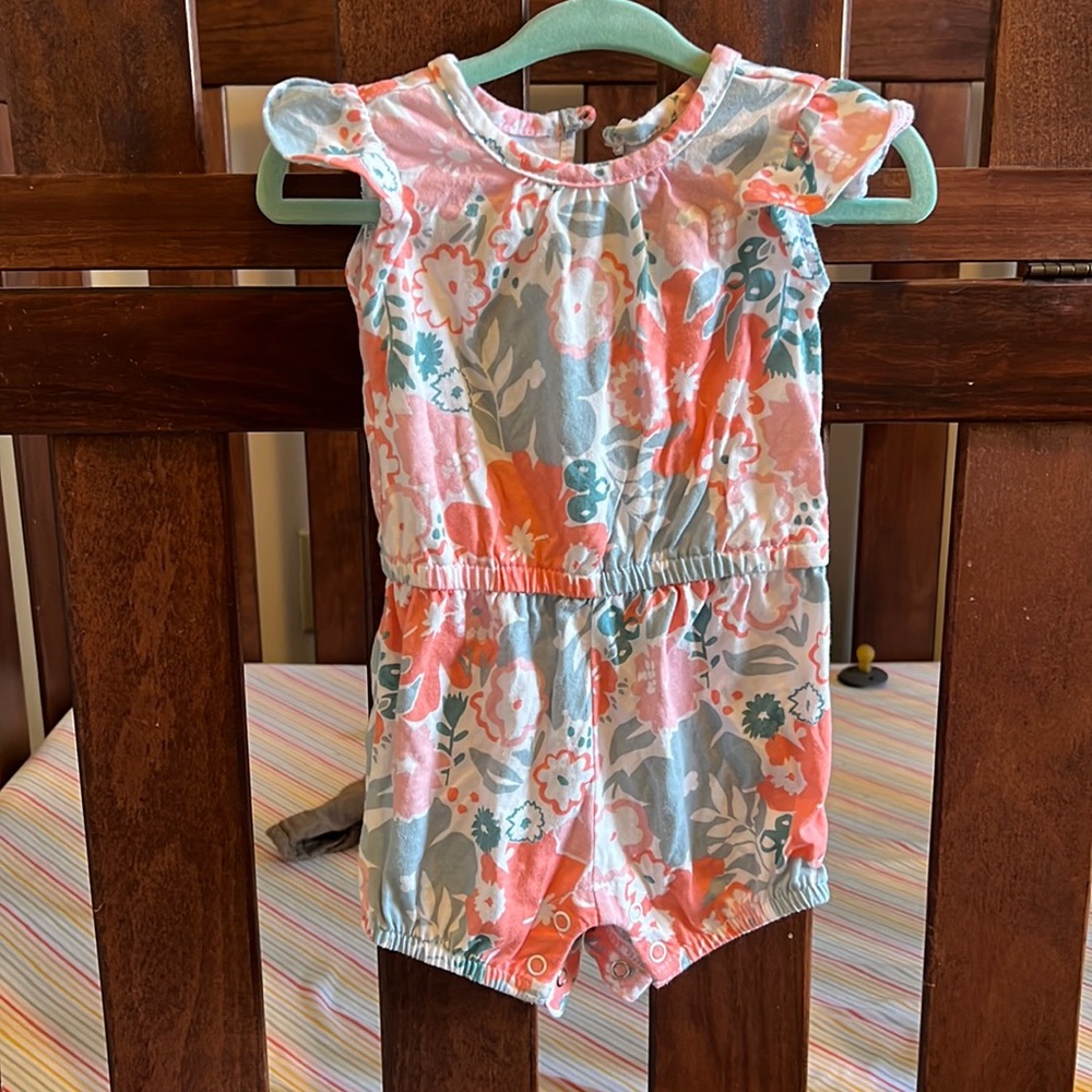 Carter's romper EUC 6m